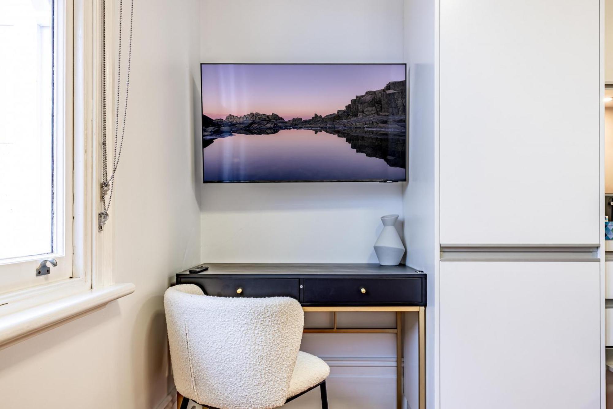 Stylish Near The Centre Apartment *